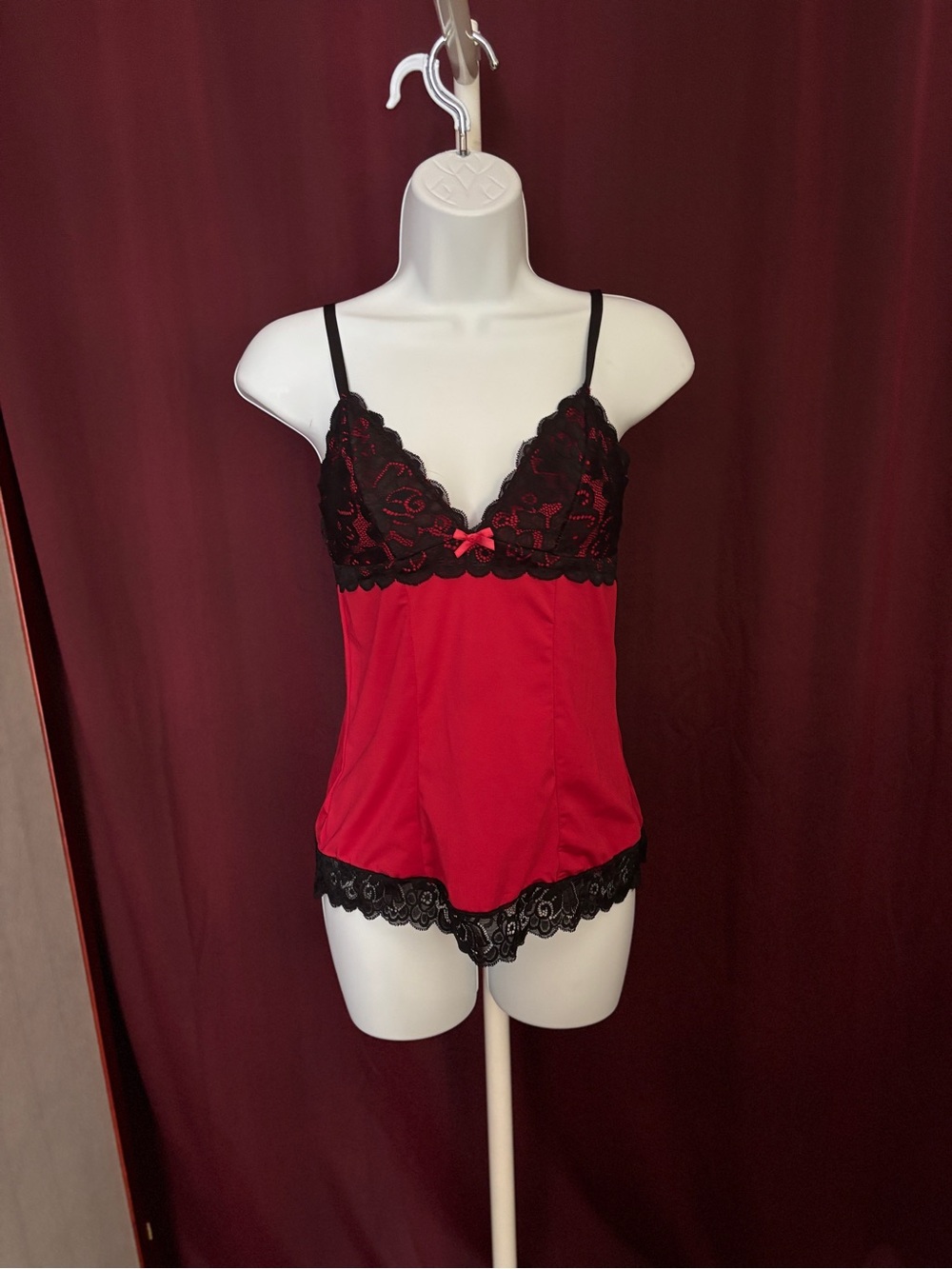 Lace-Trim Y2K Corset Style Camisole in Red and Black